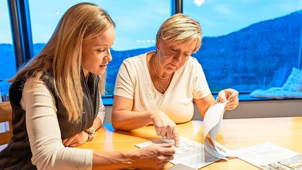 Zahlen offenzulegen ist für Familie Bader wichtig. Liliane Bader hat in ihrer Projektarbeit zur Bäuerin mit Fachausweis bereits einen Darlehensvertrag mit ihren Eltern erstellt. 
