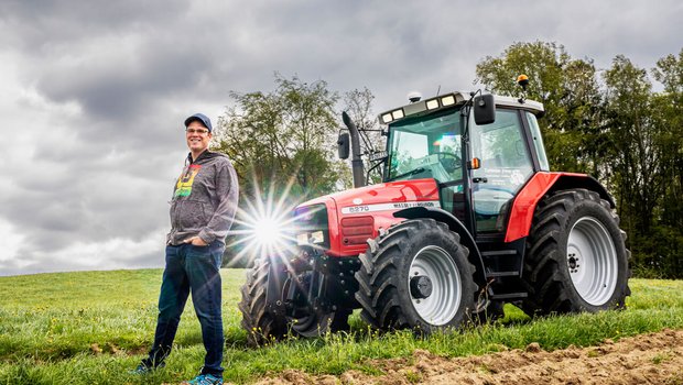 Massey Ferguson 6270, der TraumTraktor von Lohnunternehmer Steve Zurkinden aus Tentlingen FR. Bild: Pia Neuenschwander