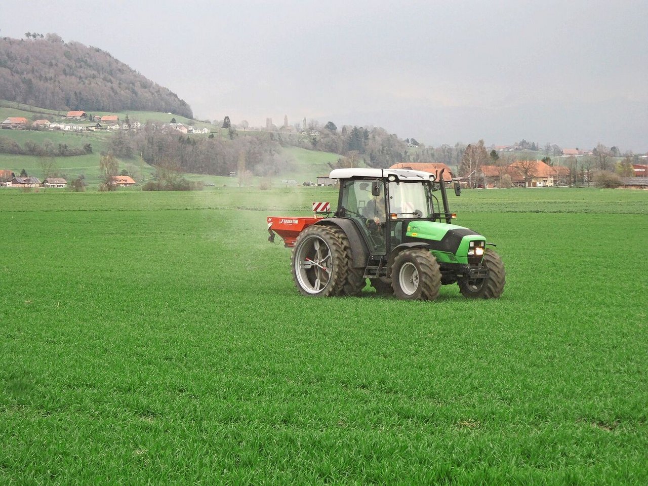 Wer den Weizen nicht überdüngt, schont Umwelt und Geldbeutel. 