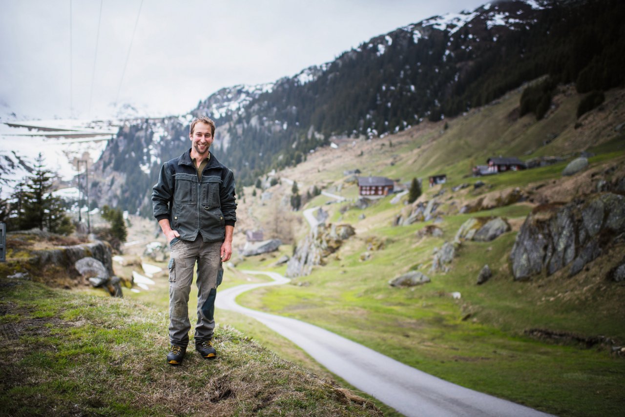 2017 konnte Christian Näf dank Crowdfunding sein «Geissenparadies» im Göscheneralptal vom Verpächter kaufen. Bild: Boris Baldinger