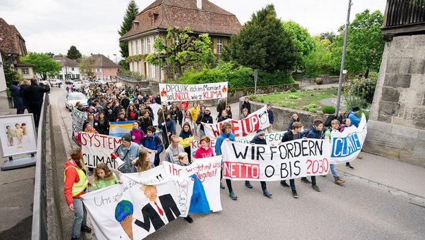 Am 4. Mai 2019 fand in Ins im Berner Seeland die erste Klima-Demo im ländlichen Raum statt. (Bild Klimastreik)
