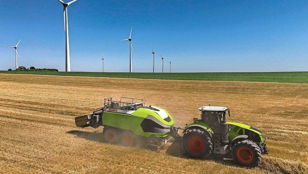 Die neue Claas-Ballenpresse erreicht Durchsätze von bis zu 70 Tonnen Stroh pro Stunde bei konstant hohen Ballendichten und wurde mit Gold ausgezeichnet. 