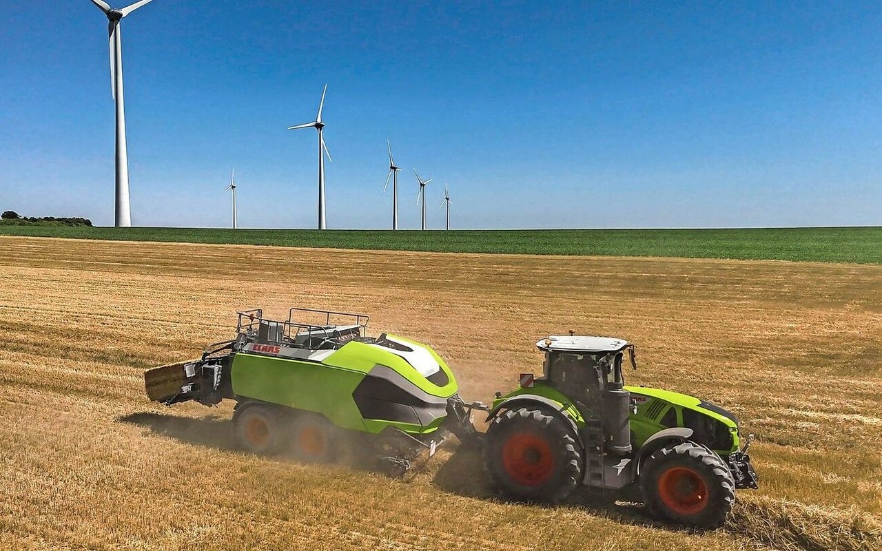Die neue Claas-Ballenpresse erreicht Durchsätze von bis zu 70 Tonnen Stroh pro Stunde bei konstant hohen Ballendichten und wurde mit Gold ausgezeichnet. 