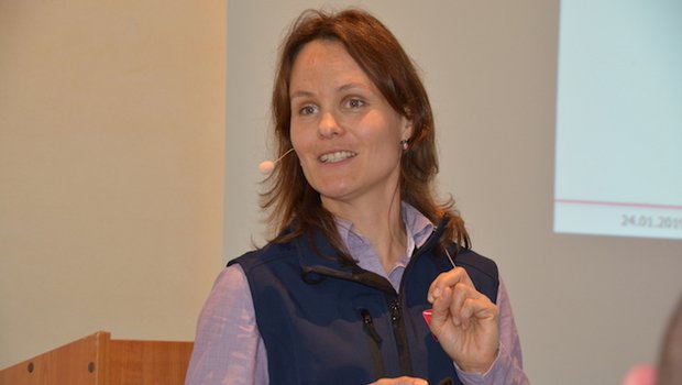 SGD-Tierärztin Corinne Giese referierte über die Anwendung von Arzneipflanzen im Schweinestall. (Bild aem)