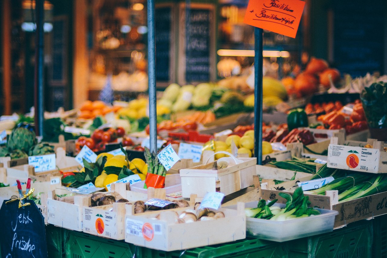 Die Arbeit auf dem Konstablerwachen-Markt ist ein Knochenjob. (Symbolbild Unsplash)