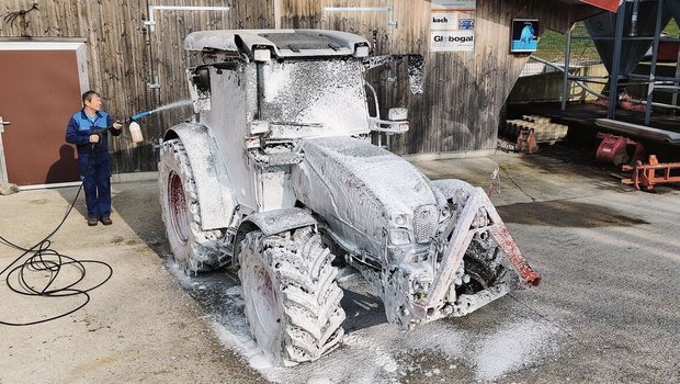 Kraftprotz mit roten Felgen: Die neuen Fendt 700 Vario Gen7 Traktoren 