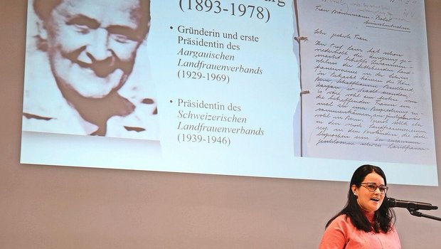 Catherine Morgenthaler hat in Archiven die Anfänge der Aargauer Landfrauenbewegung aufgespürt. Ihre Präsentation stiess auf Interesse und erntete viel Applaus. 