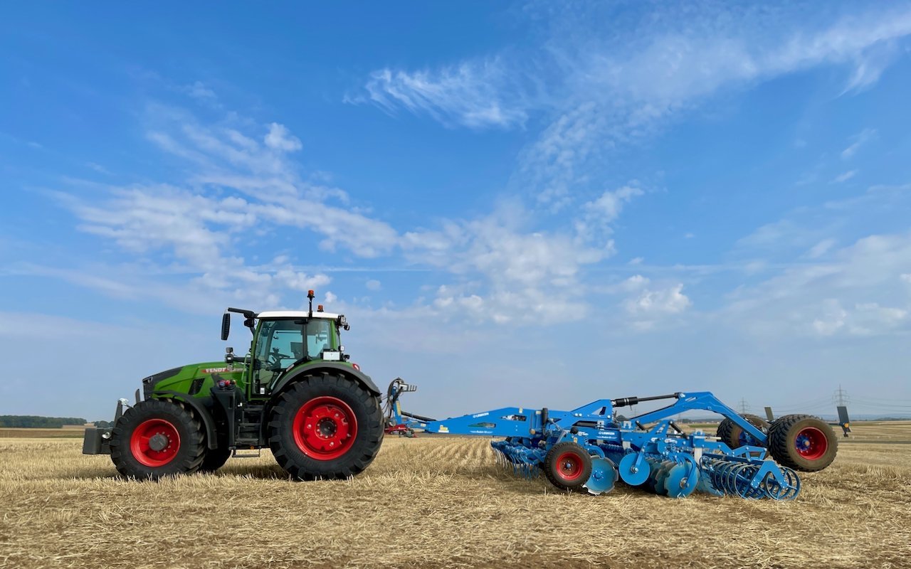 Fendt 728 Vario-Traktor mit Kurzscheibenegge Lemken Rubin 10.