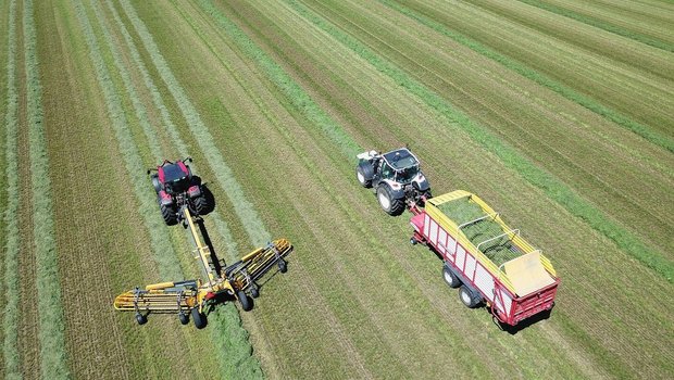 Futterkonservierung ist eine der wichtigsten Arbeiten auf der Stöckweid. Die Arbeitsqualität bestimmt über den Erfolg in der Milchviehhaltung.