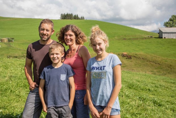 Brigitte und Sepp Rusch aus Urnäsch AR mit Melanie und Thomas. Bild: Gian Vaitl 
