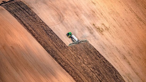 Andere Länder, andere Düngungsnormen. In Deutschland und Frankreich sind nicht nur die Böden anders, sondern auch die Flächen grösser. 