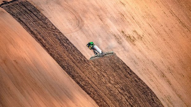 Andere Länder, andere Düngungsnormen. In Deutschland und Frankreich sind nicht nur die Böden anders, sondern auch die Flächen grösser. 