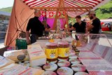 I Salumi del Pin aus Mendrisio TI am Alpinavera-Passmarkt auf dem Klausenpass im August 2019. Bild: Jürg Vollmer 