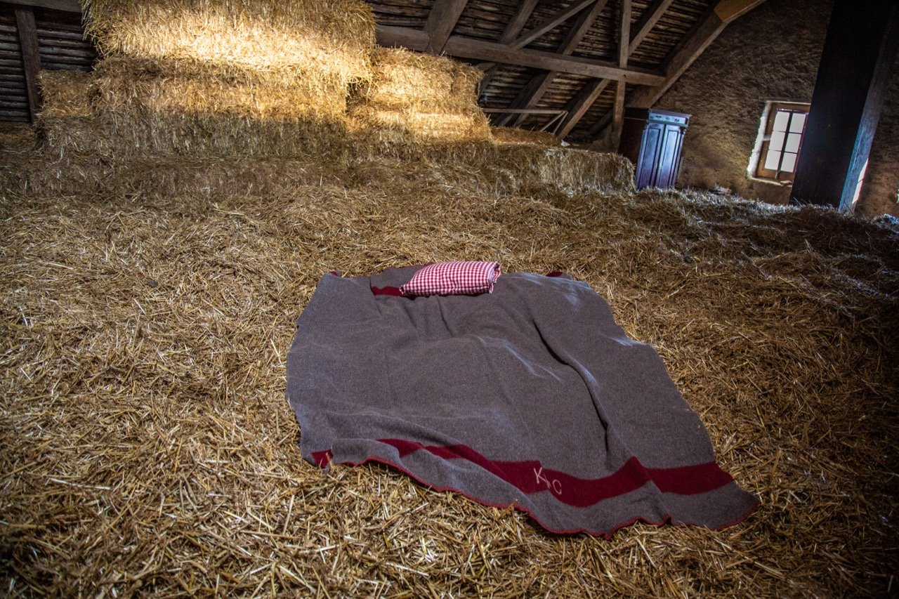 Angebote wie «Schlafen im Stroh» schaffen viel Goodwill bei der nicht-landwirtschaftlichen Bevölkerung. Bild: Pia Neuenschwander