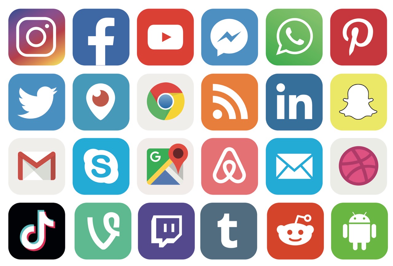 Social Media umfassen Apps wie Facebook, Instagram, TikTok, Twitter, Youtube und viele weitere. Bild: Adobe Stock 