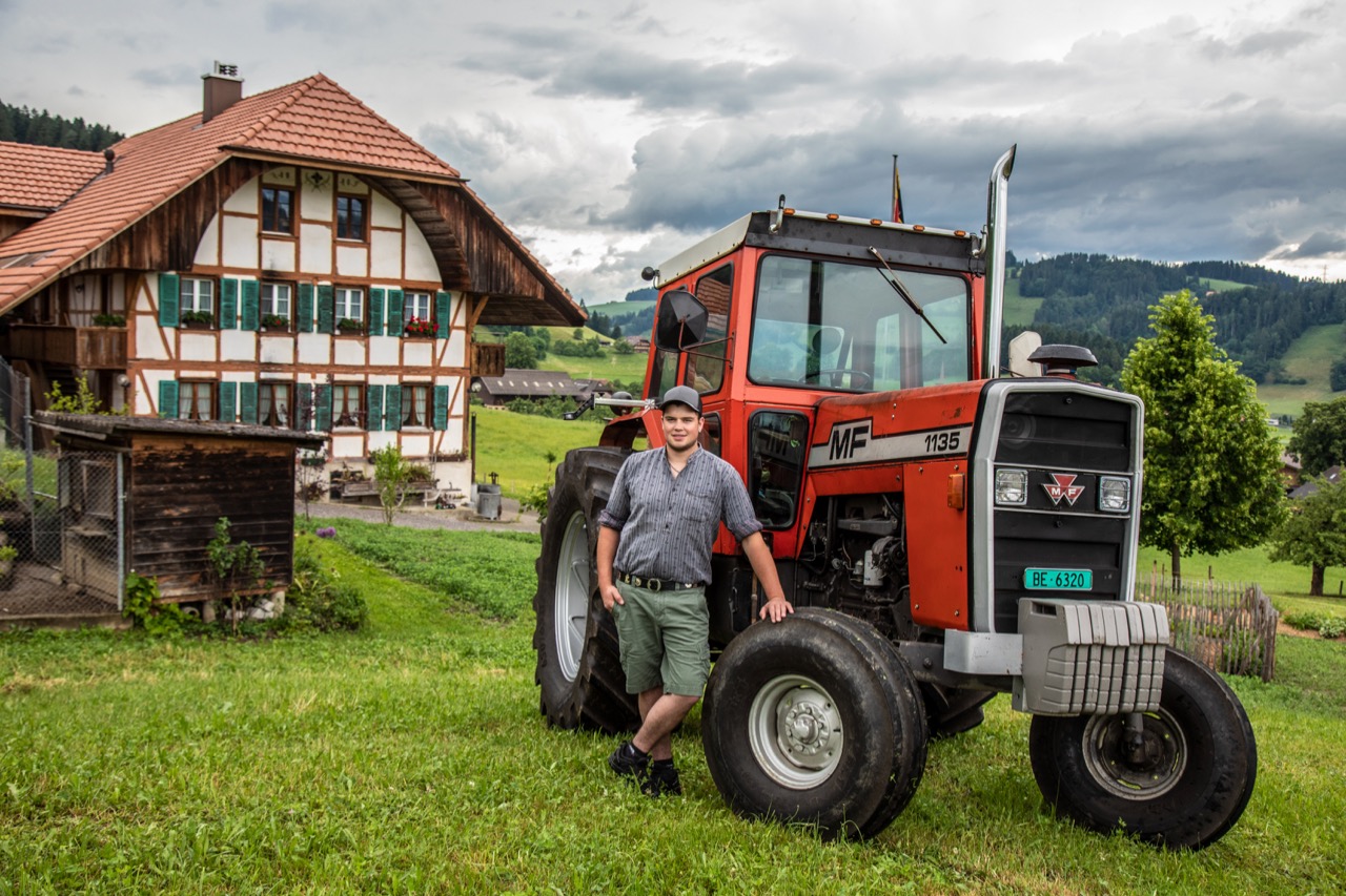 Der Massey Ferguson 1135 von Lorenz Röthlisberger aus Bowil